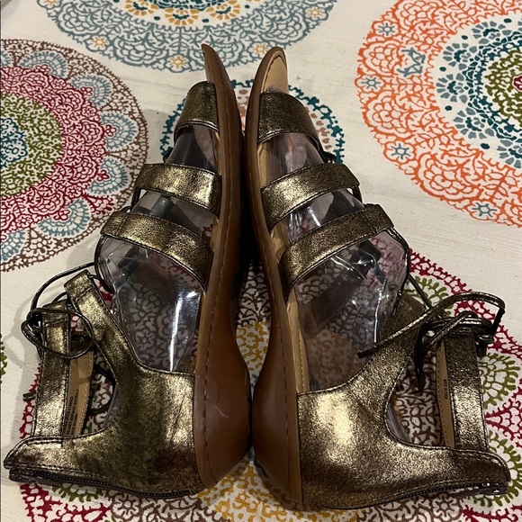 Crown by Born Women's Metallic Gladiator Sandals size 9 - Picture 6 of 11